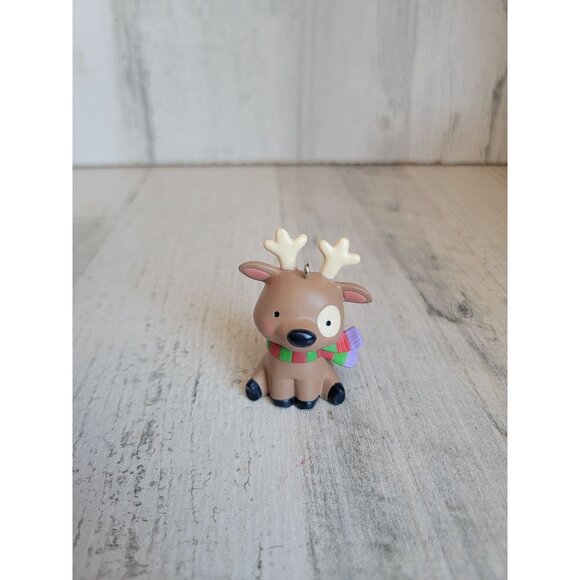 Hallmark little reindeer ornament Xmas cute - Picture 3 of 6